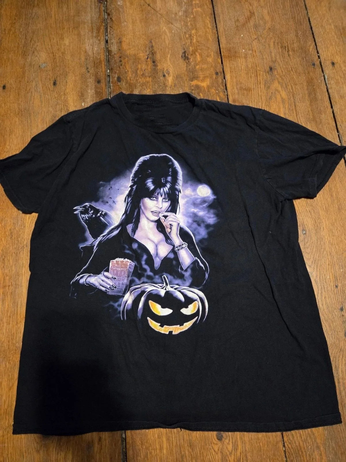 Elvira Mistress of The Darkness T-shirt - Color 12